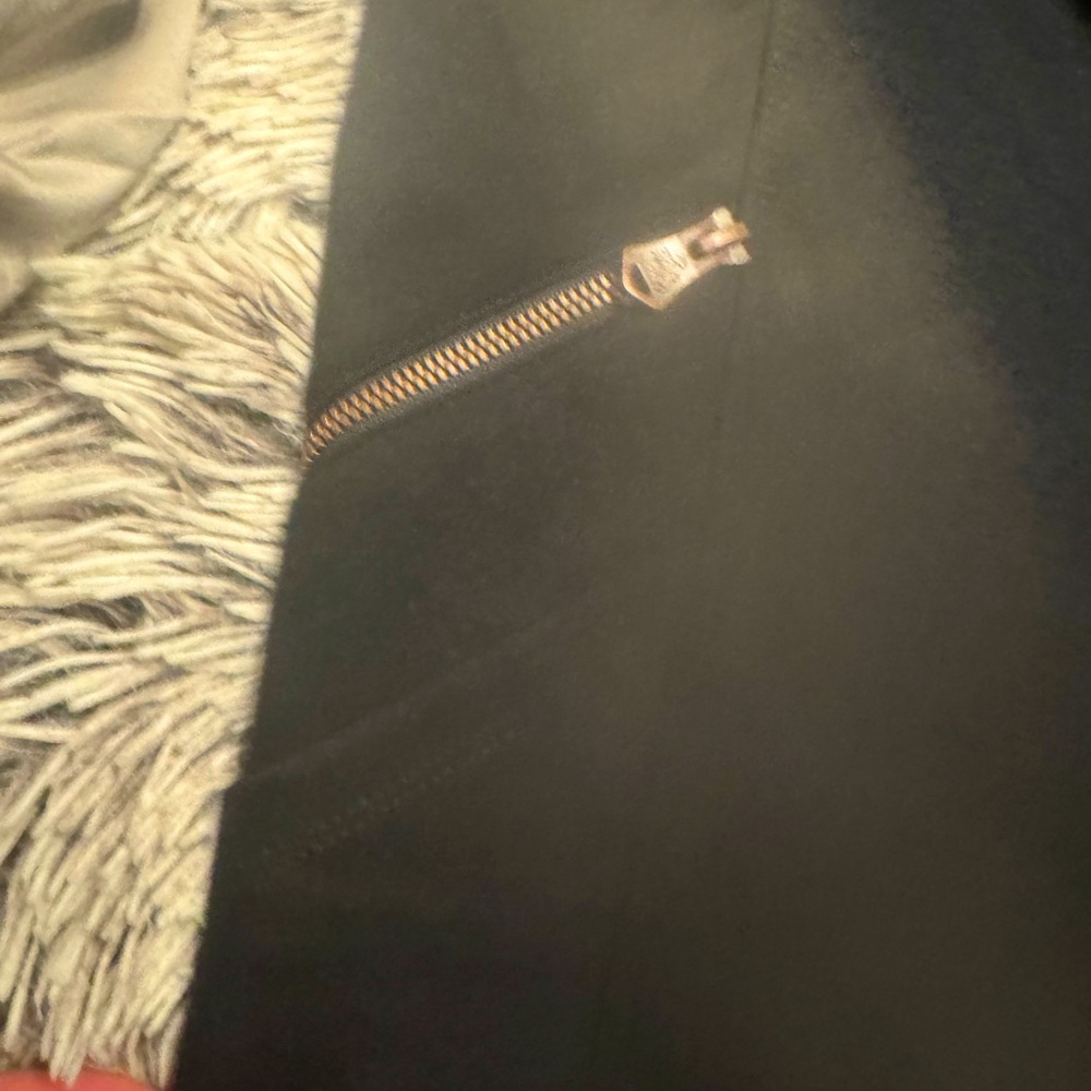 Black leggings/slacks with zippers